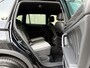Volkswagen Tiguan 1.4 TSI R-line Handgeschakeld | Half/leer | R-line stuurwiel | LED verlichting | Stoelverwarming | Zwarte hemelbekleding | Apple CarPlay | Adaptieve cruise control | Parkeersensoren voor en achter