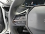 Peugeot 2008 1.2 Turbo 100 PK Allure Pack | 1e Eigenaarsauto met slechts 25.370 km! | Navigatie | Camera | Hoge Zitpositie | LED verlichting | Cruise Control | Climate Control | 17" Lichtmetalen Wielen | Groot Multimedia scherm met Apple Carplay |