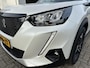 Peugeot 2008 1.2 Turbo 100 PK Allure Pack | 1e Eigenaarsauto met slechts 25.370 km! | Navigatie | Camera | Hoge Zitpositie | LED verlichting | Cruise Control | Climate Control | 17" Lichtmetalen Wielen | Groot Multimedia scherm met Apple Carplay |