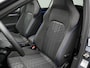 Volkswagen Golf 1.5 eTSI 150 pk DSG R-Line Edition | Panoramadak | IQ Light | Black Style | Head-up display | Sportstoelen | Stoel-/stuurverwarming | 18 inch