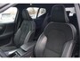 Volvo XC40 2.0 T4 R-Design | Panoramadak | Adaptive cruise control | Harman Kardon audio | Stoelverwarming | Keyless | Achteruitrijcamera | 19" velgen | Getint glas |