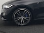 BMW 3-Serie Touring 330e M Sport Plug In Hybrid 293pk Dealer O.H. PHEV | Trekhaak Af Fabriek | Sfeerverlichting | Alcantara Sporstoelen Verwarmd | Apple Carplay | Navigatie | Virtual | Cruise Control | DAB |