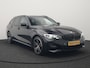BMW 3-Serie Touring 330e M Sport Plug In Hybrid 293pk Dealer O.H. PHEV | Trekhaak Af Fabriek | Sfeerverlichting | Alcantara Sporstoelen Verwarmd | Apple Carplay | Navigatie | Virtual | Cruise Control | DAB |