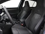 Volkswagen Golf 1.5 eTSI R-Line Edition | Navigatie | IQ-Light | Camera | ACC | Stuur-/Stoelverwarming | Side Assist |