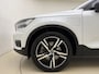 Volvo XC40 T5 262pk Recharge R-Design / Stoel/- en stuurverwarming / Power seats / Trekhaak / Elektr achterklep / Camera rondom /