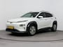 Hyundai Kona Electric EV Premium 64 kWh | Adaptieve Cruise | Warmtepomp | Stoel stuur verwaming + verkoeling | Apple carplay & android auto | Climate control | Dodehoek detectie |