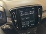 Volvo XC40 T4 Plug-in / Pan.dak / Leer / Elek Trekhaak / Harman-Kardon / Dab+ / Apple Carplay / Stuur- en Stoelverwarming / MY 2023