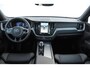 Volvo XC60 T6 350PK Automaat AWD Plus Black Edition / Trekhaak / Panoramadak / BLIS / Adaptieve cruise control / Keyless entry / Stoel - en stuurwielverwarming / elektrische stoelen met geheugen / Parkeersensoren met 360 camera / Elektrische achterklep