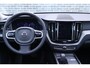 Volvo XC60 2.0 T6 Plug-in hybrid AWD Ultra Dark | Trekhaak | Panoramadak | 360 camera | Head-up display | Harman Kardon audio | Actieve LED koplampen | Keyless | Lederen bekleding | Adaptive cruise control |