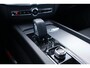 Volvo XC60 2.0 T6 Plug-in hybrid AWD Ultra Dark | Trekhaak | Panoramadak | 360 camera | Head-up display | Harman Kardon audio | Actieve LED koplampen | Keyless | Lederen bekleding | Adaptive cruise control |