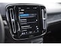 Volvo XC40 252PK Automaat Single Ext. Range Plus / Adaptive cruise control / Pilot assist / BLIS / Stoel en stuur verwarming / Elektrische achterklep / Parkeersensoren met camera / Google infotainment /