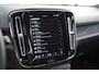 Volvo XC40 252PK Automaat Single Ext. Range Plus / Adaptive cruise control / Pilot assist / BLIS / Stoel en stuur verwarming / Elektrische achterklep / Parkeersensoren met camera / Google infotainment /