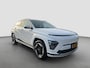 Hyundai Kona Electric Comfort Smart 65.4 kWh 217pk | Camera | Carplay draadloos | Trekhaak afneembaar | Climate control | Adaptive cruise control | Elektrische achterklep | Full LED koplampen | Stuurverwarming | Stoelverwarming | Navigatie