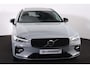 Volvo V60 B4 Plus Dark - Panorama/schuifdak - IntelliSafe Assist & Surround - 360º Camera - Harman/Kardon audio - Adaptieve LED koplampen - Verwarmde voorstoelen, stuur & achterbank - Parkeersensoren voor & achter - Elektr. bedienb. voorstoelen met geheugen - Draadloze tel. lader - Extra getint glas - 19' LMV