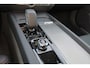 Volvo V60 B4 Plus Dark - Panorama/schuifdak - IntelliSafe Assist & Surround - 360º Camera - Harman/Kardon audio - Adaptieve LED koplampen - Verwarmde voorstoelen, stuur & achterbank - Parkeersensoren voor & achter - Elektr. bedienb. voorstoelen met geheugen - Draadloze tel. lader - Extra getint glas - 19' LMV
