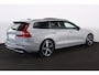 Volvo V60 B4 Plus Dark - Panorama/schuifdak - IntelliSafe Assist & Surround - 360º Camera - Harman/Kardon audio - Adaptieve LED koplampen - Verwarmde voorstoelen, stuur & achterbank - Parkeersensoren voor & achter - Elektr. bedienb. voorstoelen met geheugen - Draadloze tel. lader - Extra getint glas - 19' LMV