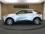 Toyota C-HR 1.8 Hybrid 140 Dynamic - ORIGINEEL NEDERLANDSE AUTO -AFNEEMBARE TREKHAAK - TREKGEWICHT 725 KG- ACHTERUITRIJCAMERA - APPLE CARPLAY/ANDROID AUTO - 4 SEIZOENEN BANDEN - CRUISE CONTROL ADAPTIEF - DODEHOEK DETECTIE - ELECTRONIC CLIMATE CONTROLE - ELEKTRISCHE RAMEN VOOR EN ACHTER - KEYLESS ENTRY/START - BUITENSPIEGELS ELEKTRISCH VERSTEL- EN VERWARMBAAR - PARKEERSENSOREN VOOR EN ACHTER
