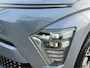Hyundai Kona Electric Premium 65.4 kWh 217pk | Leder | Adaptive cruise control | 360 graden camera | Dodehoek detectie | Premium audio | Bestuurdersstoel met geheugen | Elektrische achterklep | Stoelventilatie | Stoelverwarming | Warmtepomp