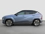 Hyundai Kona Electric Premium 65.4 kWh 217pk | Leder | Adaptive cruise control | 360 graden camera | Dodehoek detectie | Premium audio | Bestuurdersstoel met geheugen | Elektrische achterklep | Stoelventilatie | Stoelverwarming | Warmtepomp