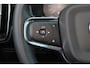 Volvo XC40 T4 Recharge Plus Bright - IntelliSafe Assist & Surround - Harman/Kardon audio - Parkeercamera achter - Verwarmde voorstoelen & stuur - Parkeersensoren voor & achter - Elektr. bedienb. voorstoelen met geheugen links - Draadloze tel. lader - Extra getint glas - Elektr. inklapbare trekhaak - 18' LMV