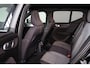 Volvo XC40 T4 Recharge Plus Bright - IntelliSafe Assist & Surround - Harman/Kardon audio - Parkeercamera achter - Verwarmde voorstoelen & stuur - Parkeersensoren voor & achter - Elektr. bedienb. voorstoelen met geheugen links - Draadloze tel. lader - Extra getint glas - Elektr. inklapbare trekhaak - 18' LMV