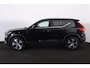Volvo XC40 T4 Recharge Plus Bright - IntelliSafe Assist & Surround - Harman/Kardon audio - Parkeercamera achter - Verwarmde voorstoelen & stuur - Parkeersensoren voor & achter - Elektr. bedienb. voorstoelen met geheugen links - Draadloze tel. lader - Extra getint glas - Elektr. inklapbare trekhaak - 18' LMV