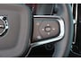 Volvo XC40 T4 Recharge Plus Bright - IntelliSafe Assist & Surround - Harman/Kardon audio - Parkeercamera achter - Verwarmde voorstoelen & stuur - Parkeersensoren voor & achter - Elektr. bedienb. voorstoelen met geheugen links - Draadloze tel. lader - Extra getint glas - Elektr. inklapbare trekhaak - 18' LMV
