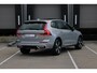 Volvo XC60 T6 Plug-in hybrid AWD Plus Dark | Panoramadak met schuif-/kantelfunctie | Semi- Elektrische Trekhaak| Verwarmbare voorstoelen, Stuurwiel en Achterbank  | 360-Camera | Adaptieve Cruise Control | Draadloze Telefoonlader