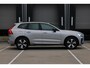 Volvo XC60 T6 Plug-in hybrid AWD Plus Dark | Verwarmde Voorstoelen, Stuurwiel en Achterbank | Panoramisch Schuif-/Kanteldak | Semi- Elektrische Trekhaak | 360-Camera | Adaptieve Cruise Control | Draadloze Telefoonlader