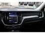 Volvo XC60 T6 Plug-in hybrid AWD Plus Dark | Verwarmde Voorstoelen, Stuurwiel en Achterbank | Panoramisch Schuif-/Kanteldak | Semi- Elektrische Trekhaak | 360-Camera | Adaptieve Cruise Control | Draadloze Telefoonlader