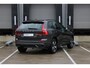 Volvo XC60 T6 Plug-in hybrid AWD Plus Dark | Verwarmde Voorstoelen, Stuurwiel en Achterbank | Panoramisch Schuif-/Kanteldak | Semi- Elektrische Trekhaak | 360-Camera | Adaptieve Cruise Control | Draadloze Telefoonlader