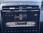 Hyundai Tucson 1.6 T-GDI PHEV Plug-in Comfort 4WD Automaat / Fabrieksgarantie tot 04-2028 ** / Dealer onderhouden / Navigatie / Achteruitrijcamera / Apple Carplay Android / Dode hoek detectie / Stoelverwarming / 19" LM wielen /