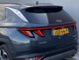 Hyundai Tucson 1.6 T-GDI PHEV Plug-in Comfort 4WD Automaat / Fabrieksgarantie tot 04-2028 ** / Dealer onderhouden / Navigatie / Achteruitrijcamera / Apple Carplay Android / Dode hoek detectie / Stoelverwarming / 19" LM wielen /