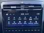 Hyundai Tucson 1.6 T-GDI PHEV Plug-in Comfort 4WD Automaat / Fabrieksgarantie tot 04-2028 ** / Dealer onderhouden / Navigatie / Achteruitrijcamera / Apple Carplay Android / Dode hoek detectie / Stoelverwarming / 19" LM wielen /
