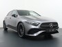 Mercedes-Benz A-klasse 180 Star Edition AMG Line | Panorama - Schuifdak | Multibeam Led | Nightpakket | Sfeerverlichting | DAB+ Radio | 19" Lichtmetalen AMG Velgen
