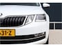 Skoda Octavia Combi 1.0 TSI Greentech Style Business Automaat | Stoelverwarming | Trekhaak | 18 Inch | Camera | LED | Canton