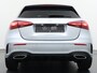Mercedes-Benz A-klasse 250 e Star Edition AMG Line | Panorama - Schuifdak | Distronic Cruise Control | Multibeam Led | Voorstoelen Verwarmd | Nightpakket | 19" Lichtmetalen AMG Velgen | Sfeerverlichting