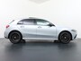Mercedes-Benz A-klasse 250 e Star Edition AMG Line | Panorama - Schuifdak | Distronic Cruise Control | Multibeam Led | Voorstoelen Verwarmd | Nightpakket | 19" Lichtmetalen AMG Velgen | Sfeerverlichting
