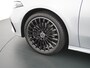 Mercedes-Benz A-klasse 250 e Star Edition AMG Line | Panorama - Schuifdak | Distronic Cruise Control | Multibeam Led | Voorstoelen Verwarmd | Nightpakket | 19" Lichtmetalen AMG Velgen | Sfeerverlichting
