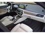 BMW 5-Serie 520i High Executive * ComfortStoelen * Harman/Kardon * M-Sportpakket * Schuifdak * Trekhaak *
