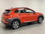 Hyundai Kona 1.6 GDI HEV Premium LEDER | 18 INCH VELGEN | FULL LED | KEYLESS | ZEER COMPLETE AUTO!