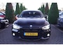 BMW 1-Serie 118i High Executive M Sport Autom Schkdak Leder Sportst Stoelverw Navi Clima 2x PDC LED Kopl LMV Trekh ENZ NL Auto.