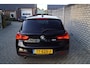BMW 1-Serie 118i High Executive M Sport Autom Schkdak Leder Sportst Stoelverw Navi Clima 2x PDC LED Kopl LMV Trekh ENZ NL Auto.