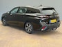 Peugeot 308 SW 1.6 Plug-in Hybrid 180 Active Pack Business Apple Carplay / Android Auto | LED Koplampen | 17"" lichtmetalen velgen | Trekhaak | Climate Controle | Cruise Controle | Parkeersensoren | | Apple Carplay/Android Auto|telefoonintegratie premium | Bestuurdersstoel in hoogte verstelbaar | Buitenspiegels elektrisch verstel- en verwarmbaar