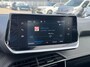 Peugeot 2008 1.2 PureTech Allure | Apple Carplay / Android Auto | Climate Controle | Parkeersensoren | Cruise Controle |17'' Lichtmetalen velgen{ uitgelichte-opties}
