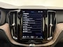 Volvo XC60 T8 Long Range 455pk AWD Ultimate Dark / 22 inch / HUD / Luchtvering / Geventileerde massagestoelen / Panorama dak /