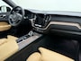 Volvo XC60 T8 Long Range 455pk AWD Ultimate Dark / 22 inch / HUD / Luchtvering / Geventileerde massagestoelen / Panorama dak /