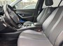 Peugeot 2008 1.2 PureTech Allure | Achteruitrijcamera | Climate Control | Cruise Control | Extra getinte ramen | 17'' Lichtmetalen velgen |'| Achterbank in delen neerklapbaar | Achteruitrijcamera | Airco (automatisch)