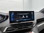 Peugeot 5008 1.2 Hybrid Allure Pack Business 136pk Automaat | Navigatie | Climate Control | Cruise Control | Achteruitrijcamera | DAB Ontvanger | 18" Lichtmetalen Velgen | Keyless Entry/Start | Apple Carplay/Android Auto |