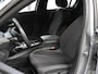 Peugeot e-208 Active 50kWh 136PK | 1ste eigenaar | 3 FASE | AUTOMAAT | AppleCarPlay/AndroidAuto | Armsteun | Parkeersensoren | Keyless | Navigatie | Climate Control | Cruise Control | Isofix |